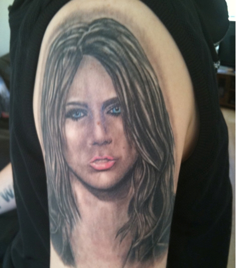 L'uomo con 15 tatuaggi su Miley Cyrus 01