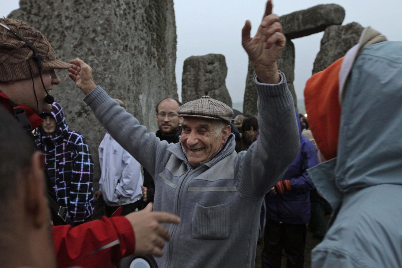 Stonehenge, in migliaia salutano il solstizio d'estate03