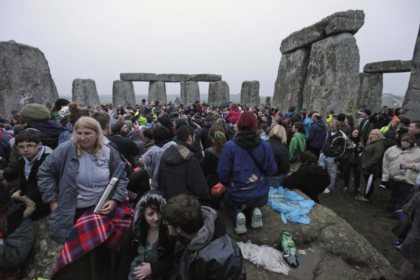 Stonehenge, in migliaia salutano il solstizio d'estate05