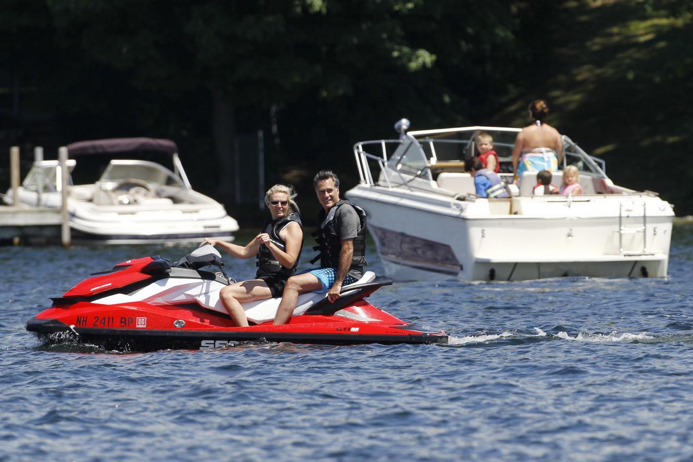 Mitt Romney in vacanza sul lago Winnipesaukee09