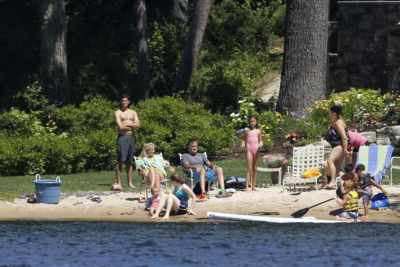 Mitt Romney in vacanza sul lago Winnipesaukee06