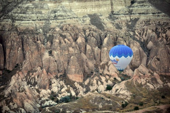In mongolfiera in volo sulla Cappadocia 02