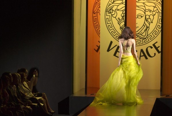Atelier Versace a/i 2013 sfilata al Ritz 02
