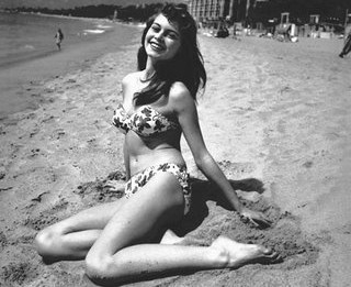 Brigitte Bardot in bikini