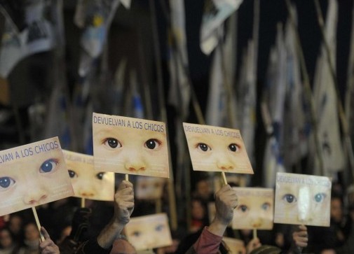 Buenos Aires, protesta contro il rapimento dei figli di desaparecidos05