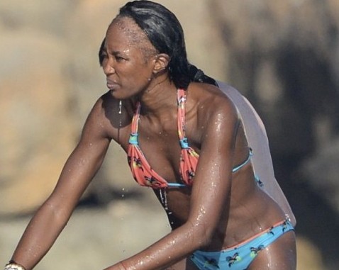 Naomi Campbell, problemi alle extension 01