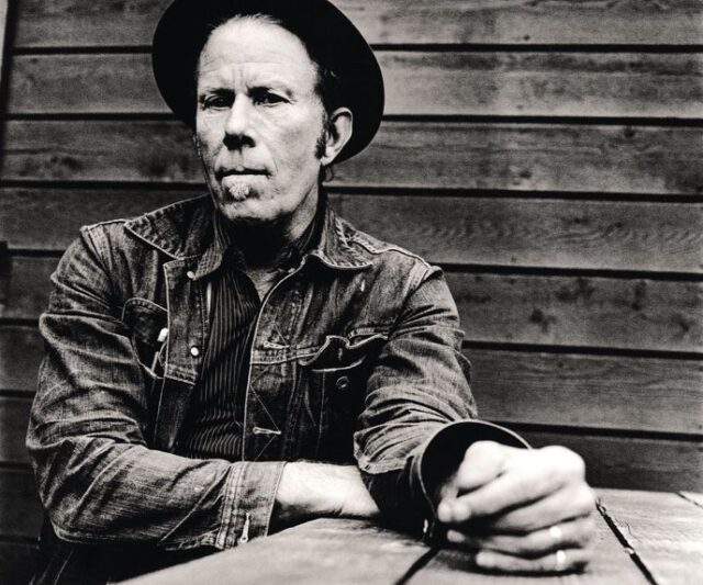 "Luce Hell Broke" un nuovo video di Tom Waits ladyblitz.it