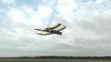 Ultimo viaggio dello shuttle Endeavour verso museo01