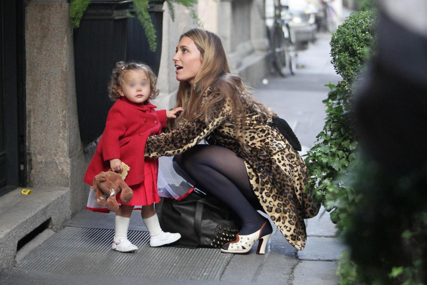 Lucilla Agosti con la figlia Cleo alla festa di Halloween 03