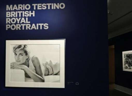 Mario Testino con la sua mostra 'In Your Face' a Boston05