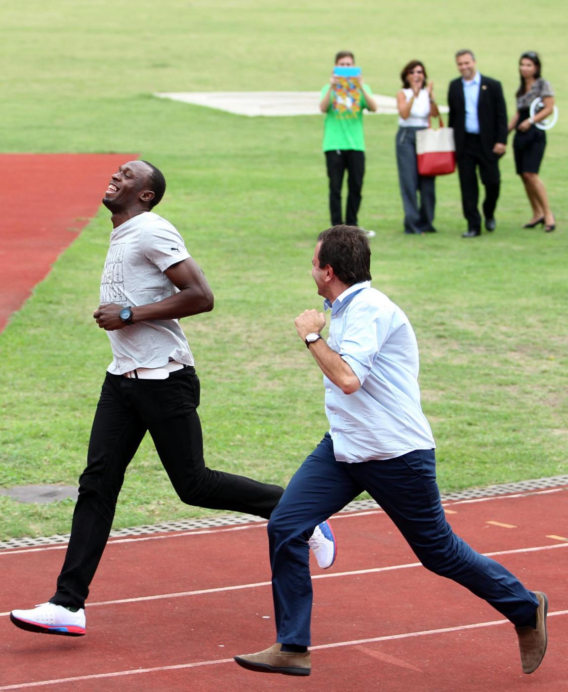 Usain Bolt con il sindaco di Rio De Janeiro Eduardo Paes02