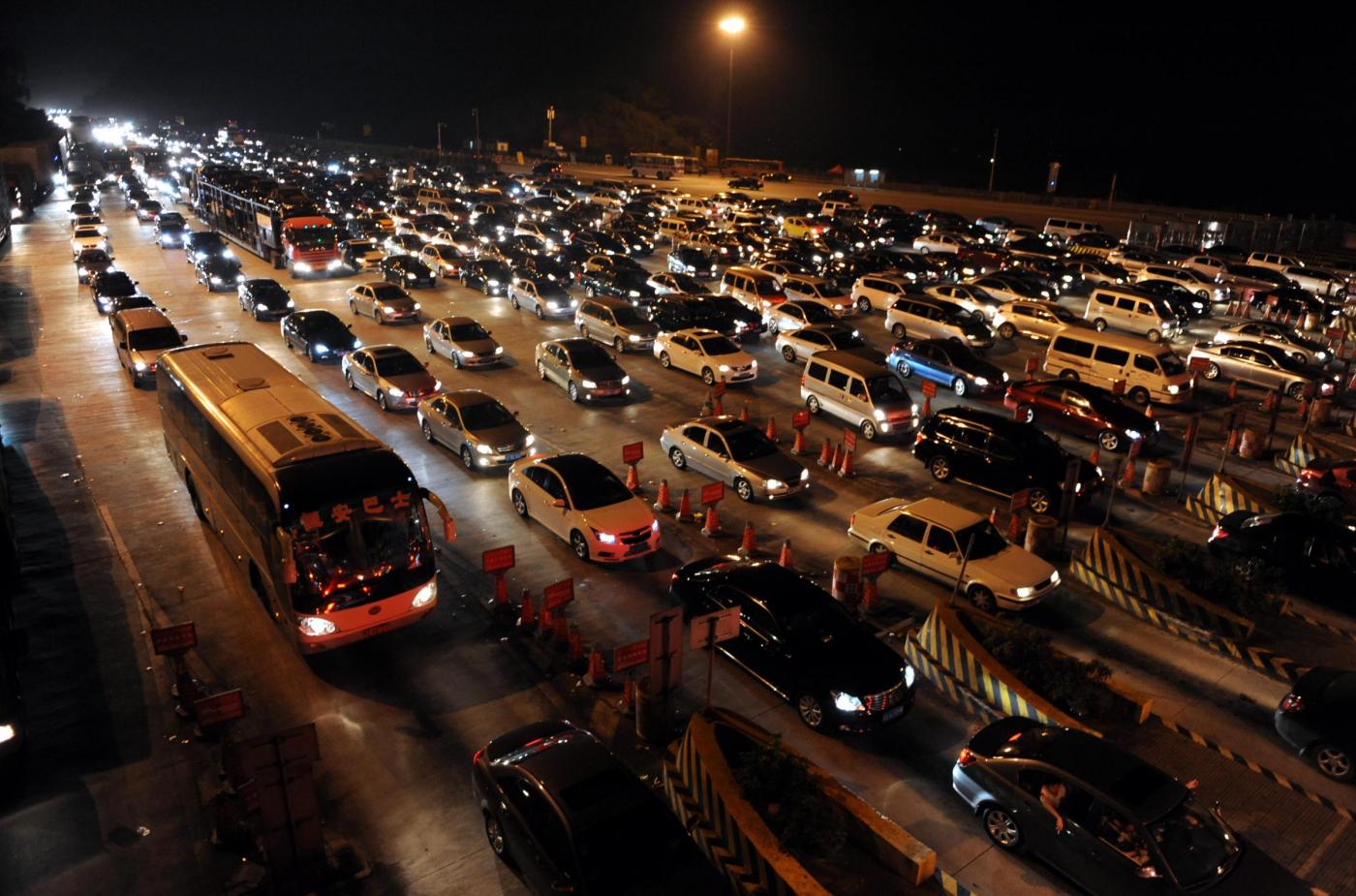 Cina, festa nazionale- lunghe code in autostrada02
