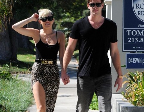 Passeggiata romantica per Miley Cyrus e Liam Hemsworth03