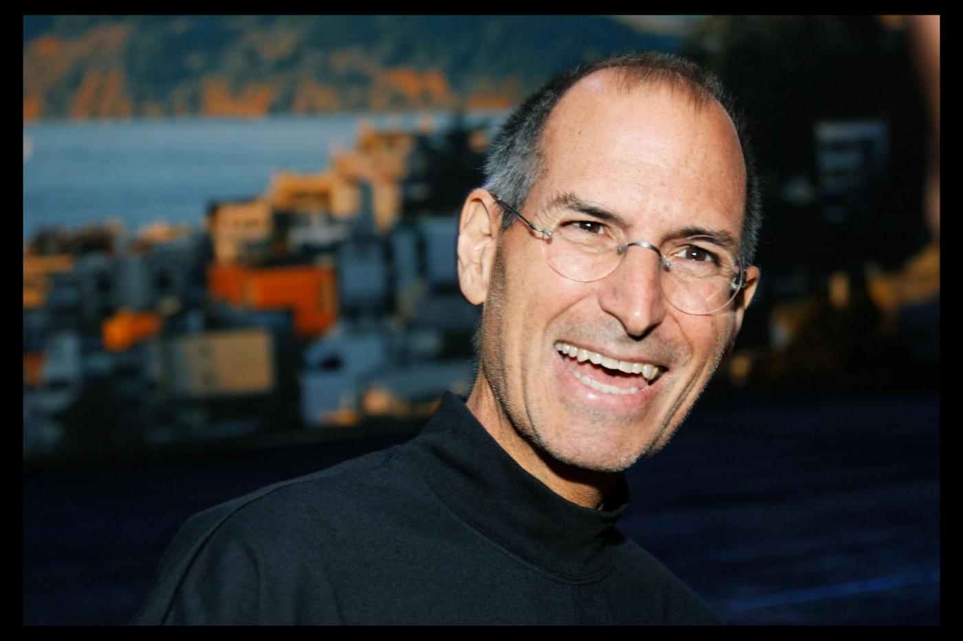 Steve Jobs presents new iPhone generation