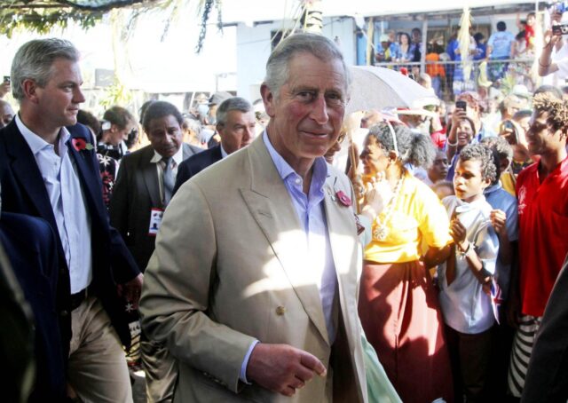 Il principe Carlo "profondamente deluso" dalle accuse di razzismo di Meghan
