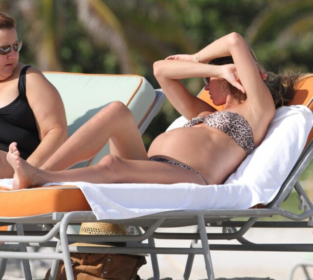 Gisele Bundchen incinta in relax a Miami04