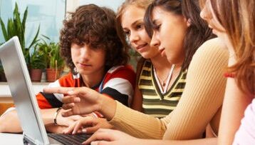 adolescenti dipendenti da Internet