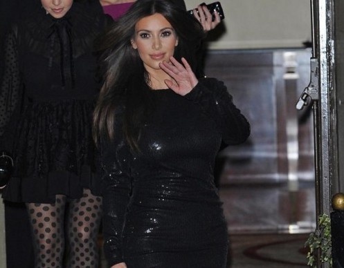 Kim e Kourtney Kardashian presentano la loro linea di moda a Londra05