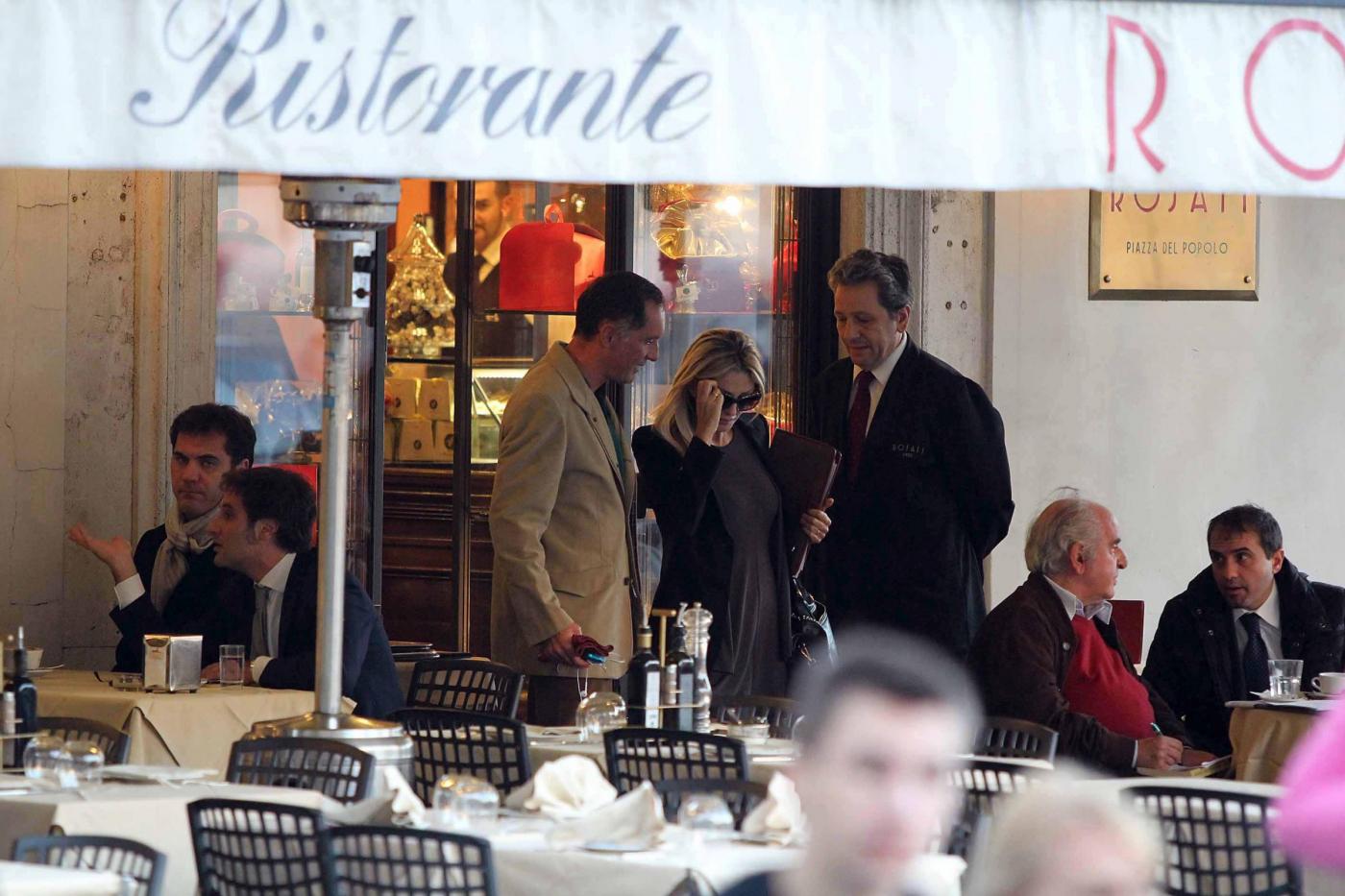 Roma, Paola Ferrari con amico02