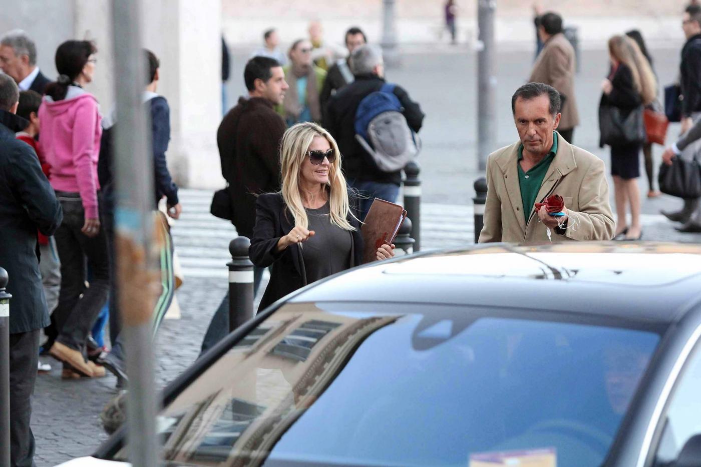 Roma, Paola Ferrari con amico06