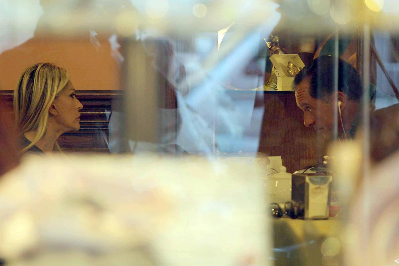 Roma, Paola Ferrari con amico07