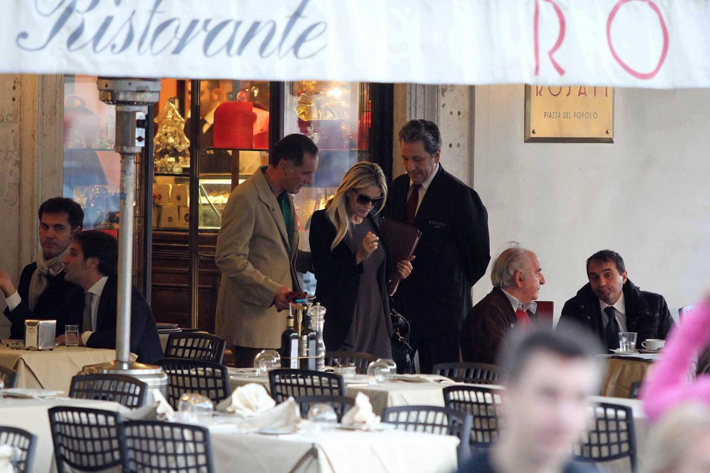 Roma, Paola Ferrari con amico08