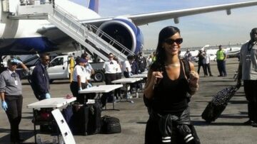 Rihanna a bordo dell'aereo 04