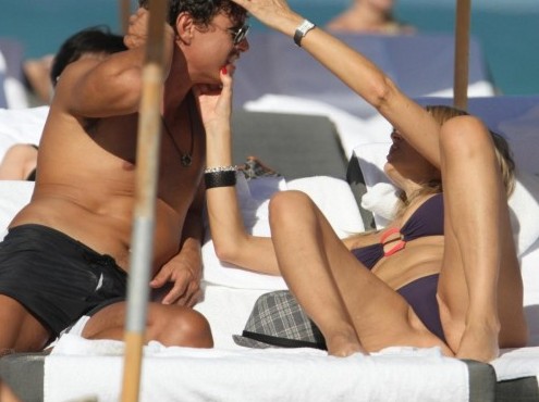 Rita Rusic e il fidanzato sulle spiagge di Miami06