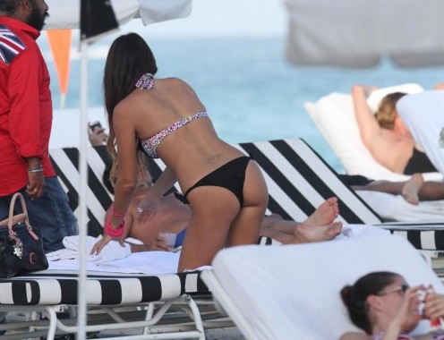 Claudia Romani, la modella abruzzese in sexy bikini a Miami 07
