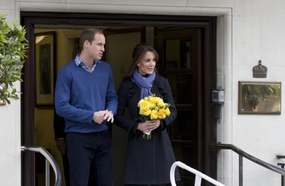 Londra, Kate Middleton lascia l'ospedale03