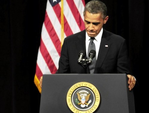 Barack Obama visita il liceo Newtown in Connecticut04