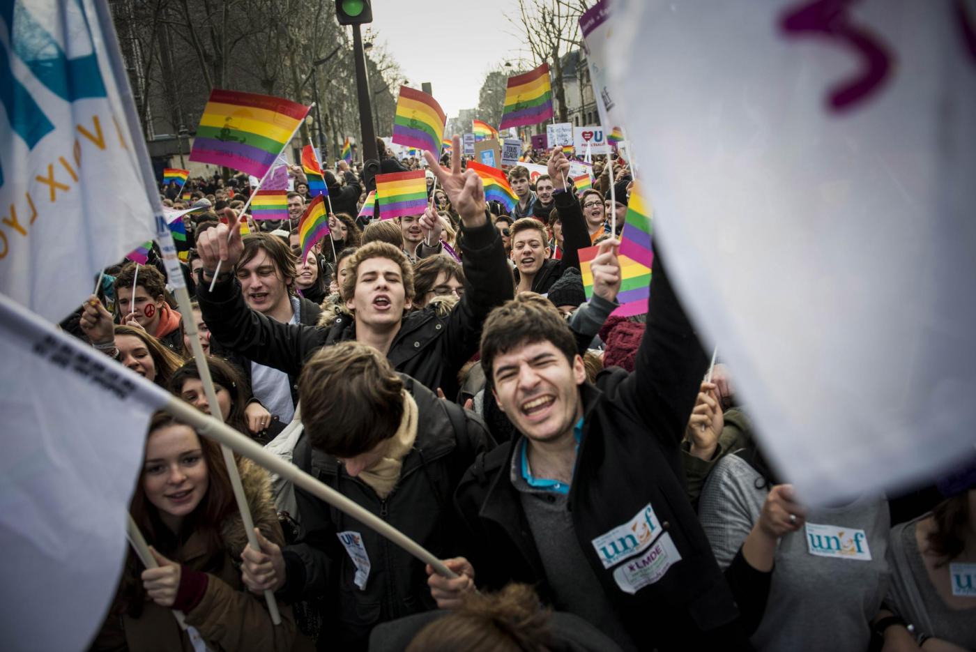 Parigi, manifestazione a favore dei matrimoni gay01