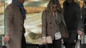 La cantante Fergie, in dolce attesa, shopping a Milano03