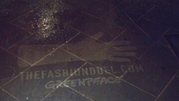 Greenpeace, clean graffiti a Milano07