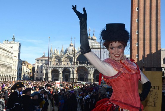 Carnevale a Venezia in piazza San Marco per il 'Volo dell'Angelo'02