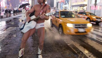 New York, il "cowboy nudo" di Times Square si è sposato 01