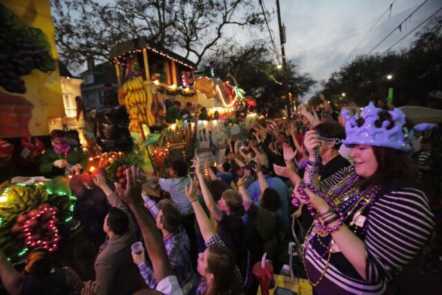 New Orleans, sparatoria non ferma il "Mardi gras" di Carnevale04