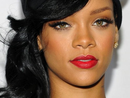 Rihanna, "Unapologetic" raggiunge un milione di copie negli Usa