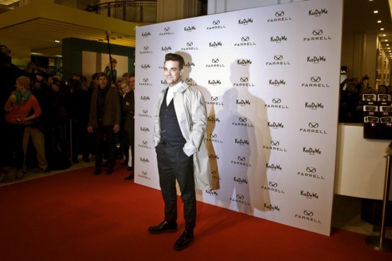 Robbie Williams lancia "Farrell", la sua linea di moda maschile01
