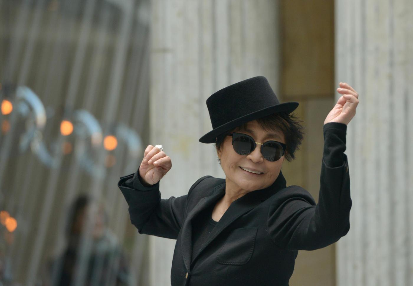 Yoko Ono a Francoforte per una retrospettiva01\