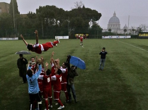 Clericus Cup, sacerdoti e seminaristi si sfidano a calcio a due passi da San Pietro01