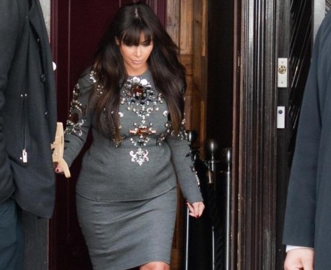 Kim Kardashian e il vestito fatto di gioielli06