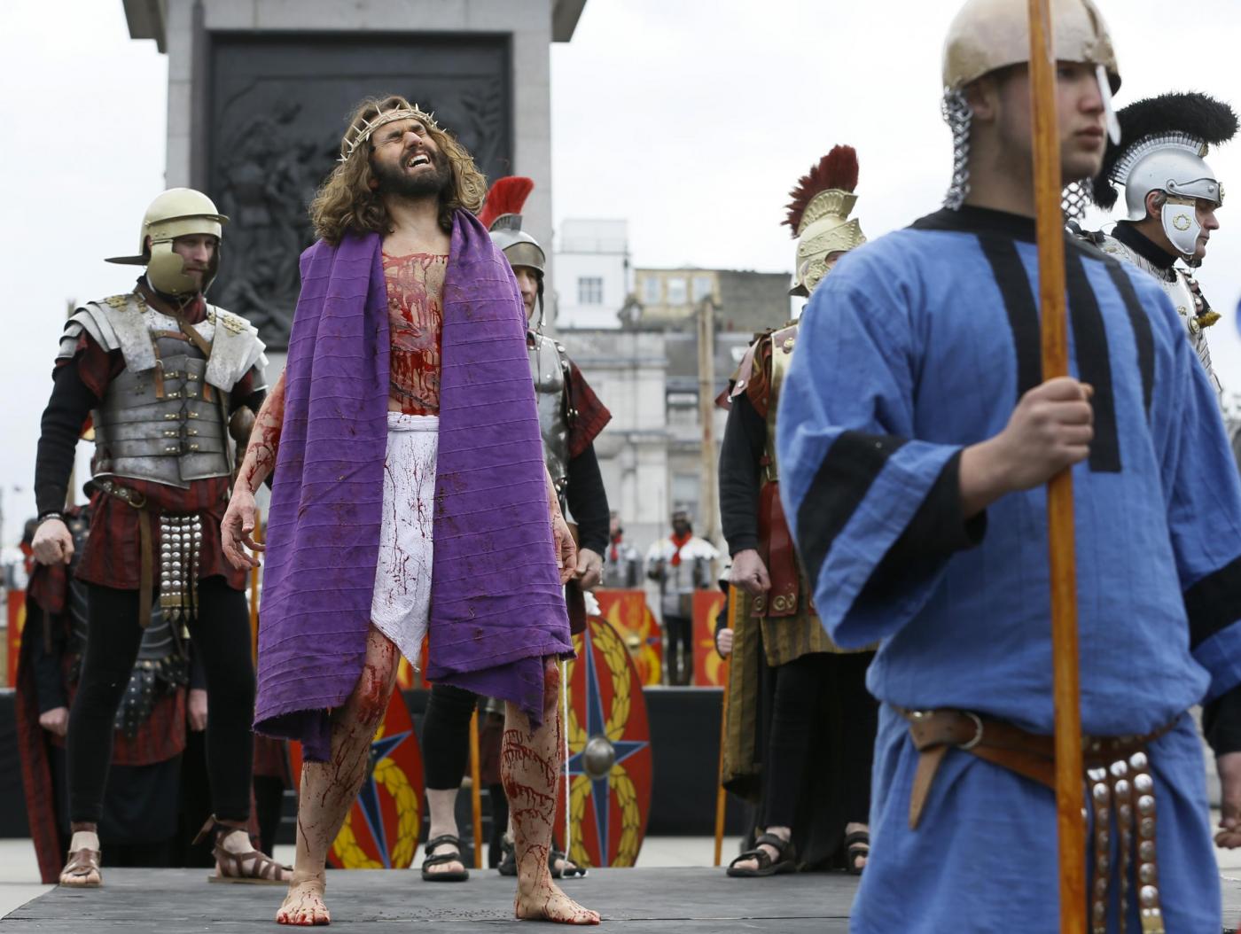 La "Passione di Cristo" a Trafalgar Square02