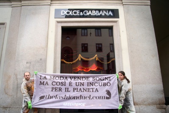 Greenpeace, guanto verde contro la moda014