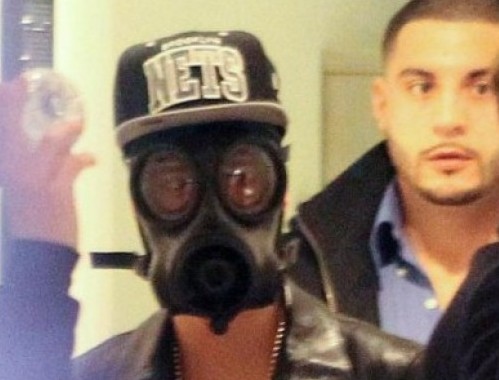 Justin Bieber: "Maschera antigas? Scherzo anti-paparazzi"