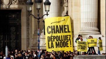 Greenpeace sfida Chanel a duello alla settimana della moda di Parigi06