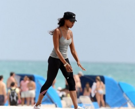Naomi Campbell e Vladimir Doronin, jogging sulla spiaggia di Miami 03