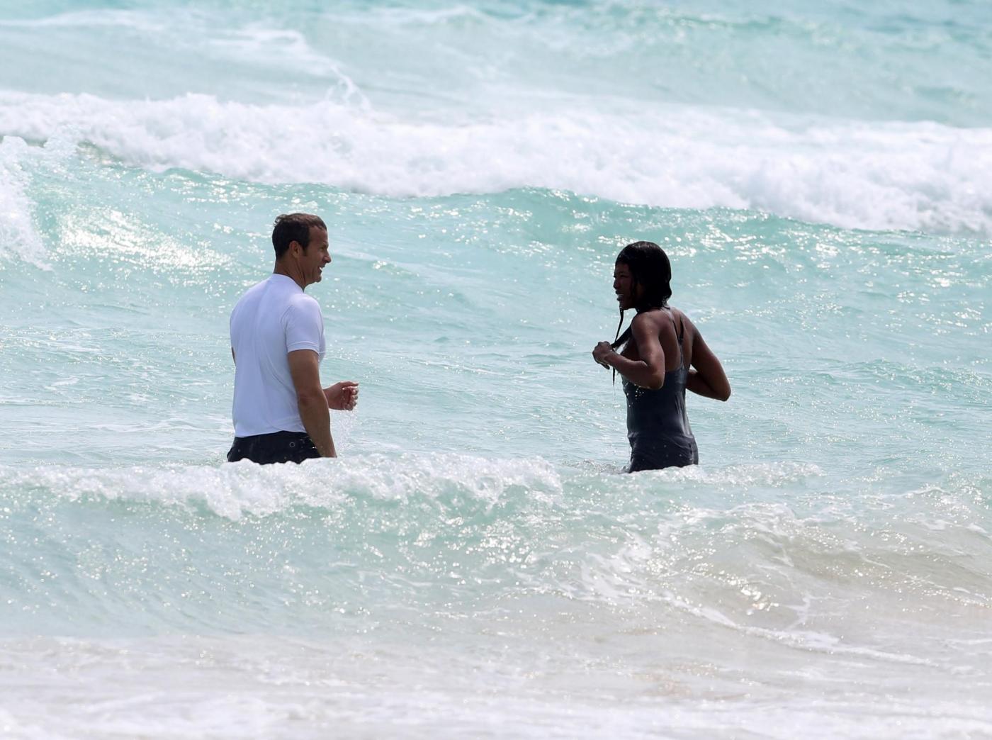 Naomi Campbell e Vladimir Doronin, jogging sulla spiaggia di Miami 01