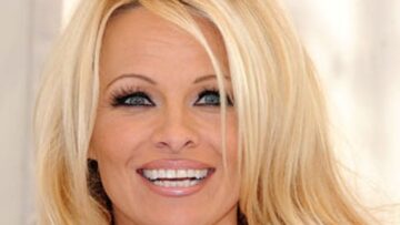 Pamela Anderson: "Molestata a 6 anni. A 15 mi violentarono…"