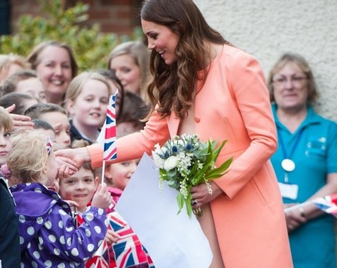 Duchessa di Cambridge in visita al Naomi House Children's Hospice01